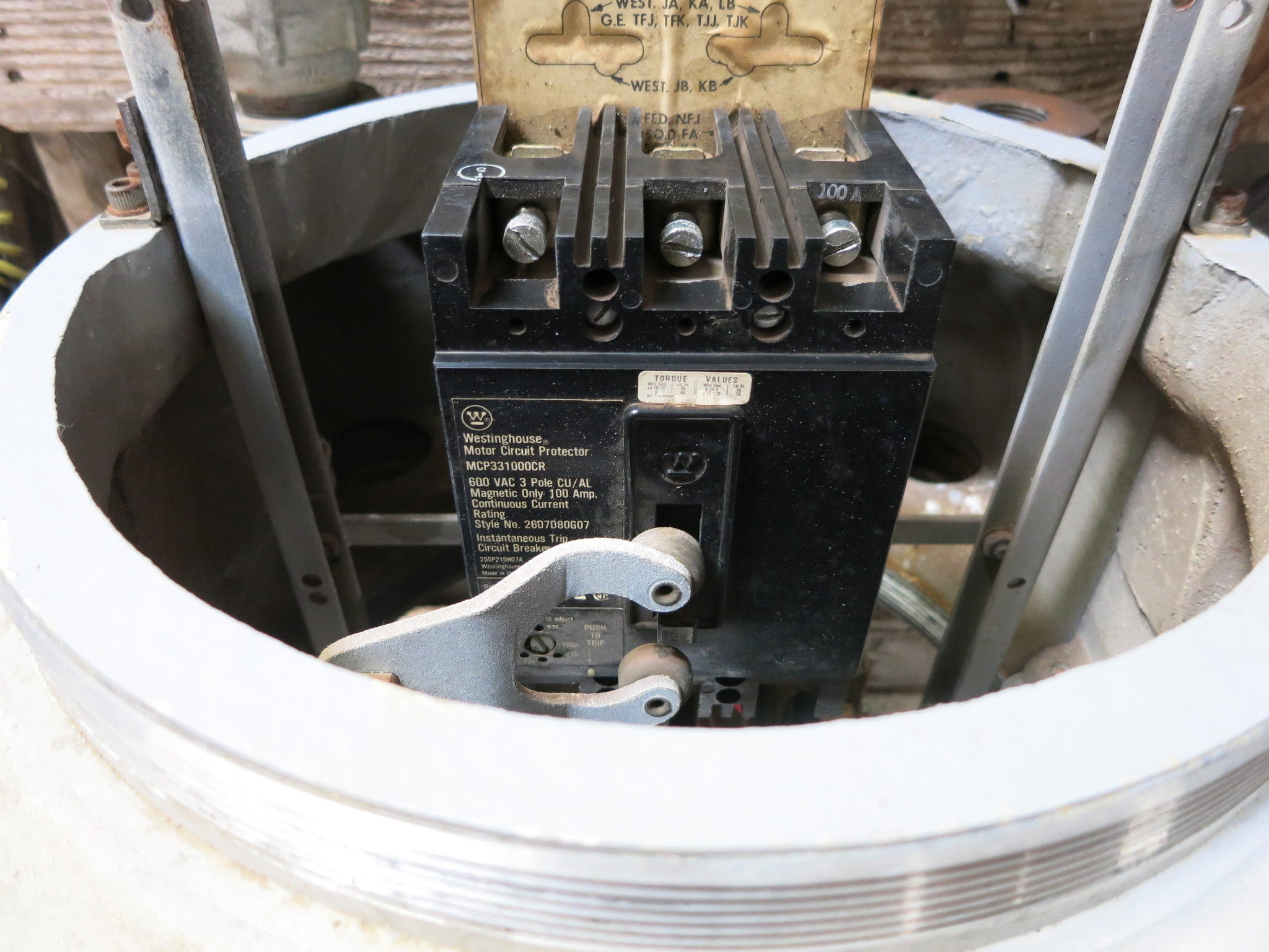 Crouse Hinds EPC813 100A Breaker Size 3 Starter Explosion Proof